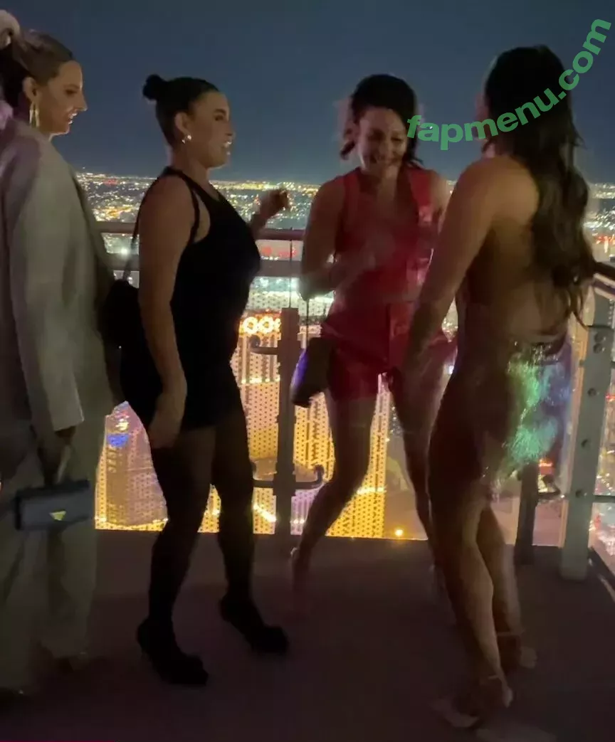 Kalani Hilliker nude photo #0365 (kalanihilliker)