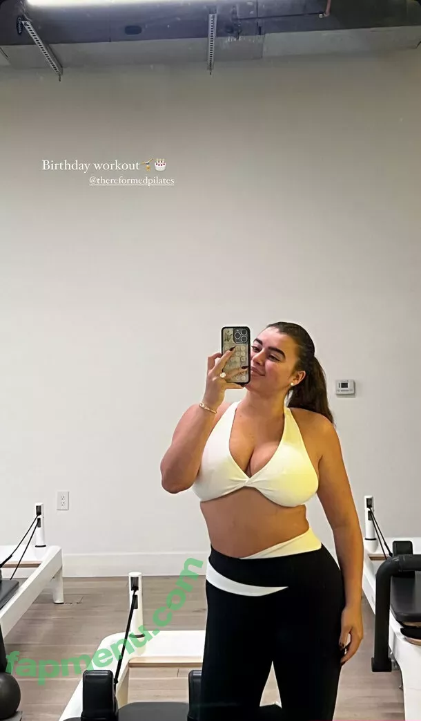 Kalani Hilliker nude photo #0594 (kalanihilliker)