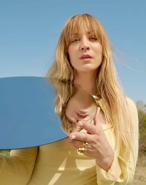 Kaley Cuoco / kaley_cuoco / kaleycuoco / kaleycuocodailynews nude photo #0181