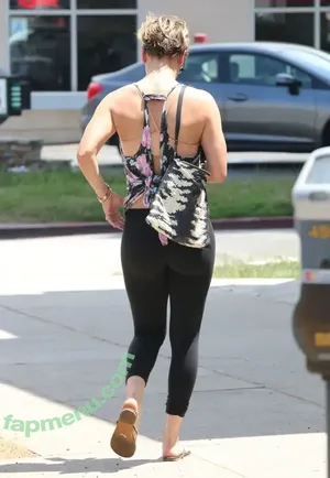 Kaley Cuoco / kaleycuoco nude photo #1456