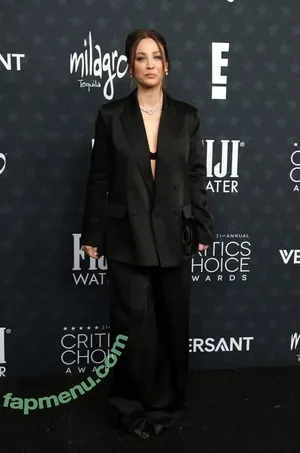 Kaley Cuoco / kaley_cuoco / kaleycuoco / kaleycuocodailynews nude photo #1608