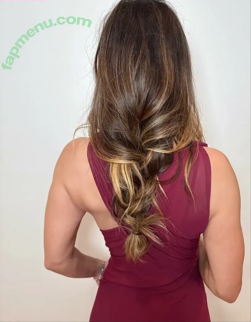 Kaley Cuoco nude photo #1565 (kaley_cuoco / kaleycuoco)