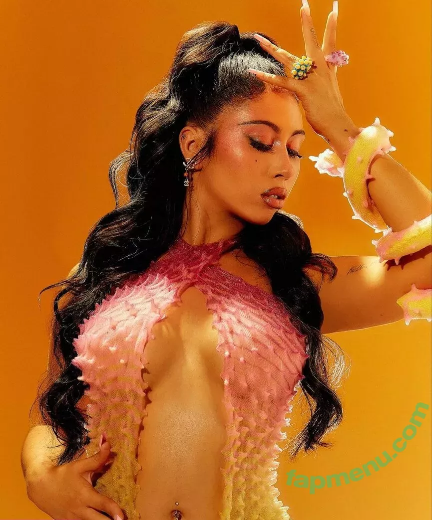 Kali Uchis nude photo #0002 (kaliuchis / spicxyy)