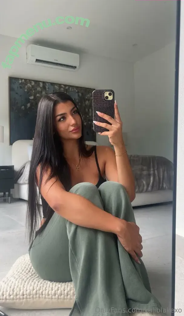 kaliblakexo nude photo #0002 (kalibellxo)