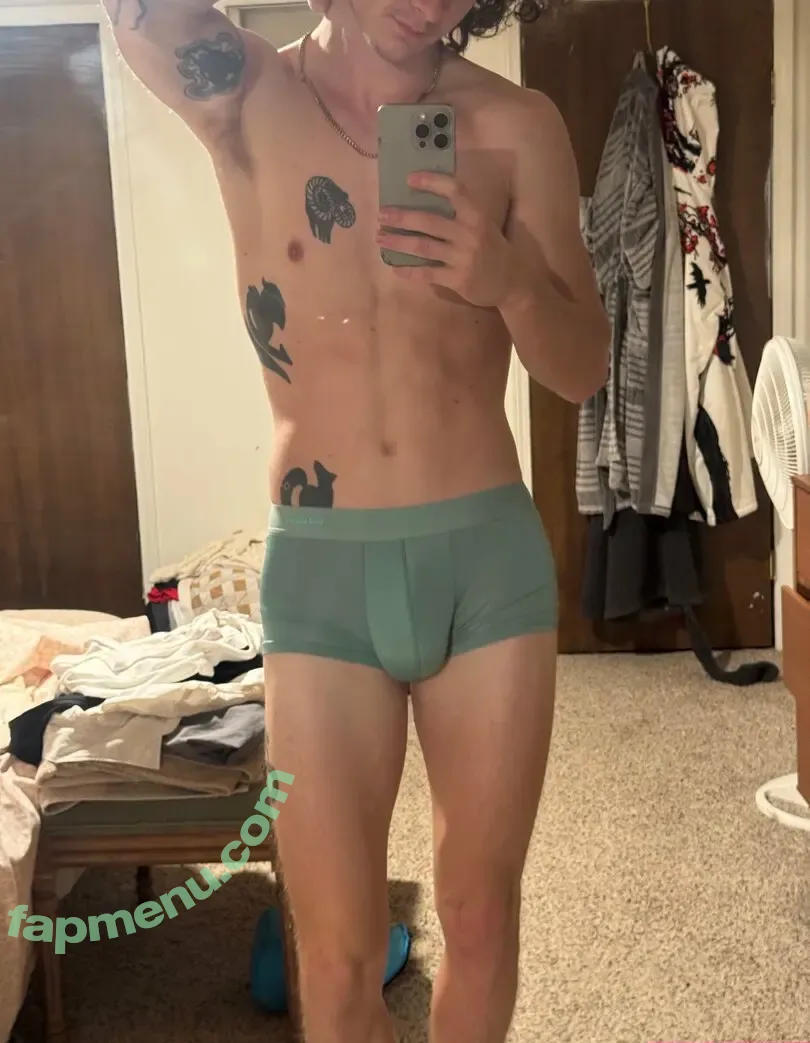 kallen2044 nude photo #0171 (definitelynotkyleallen)