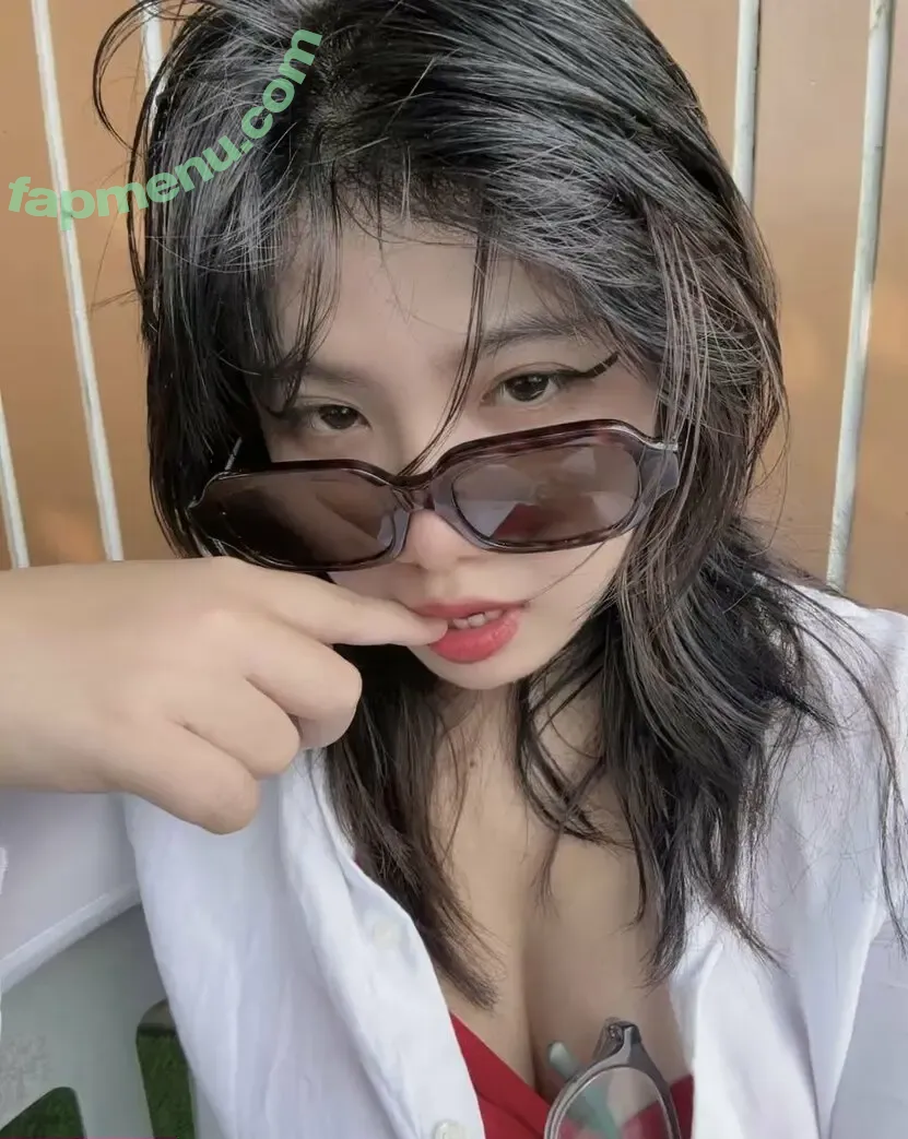 kallmekairi nude photo #0011 (kallme_sophia)