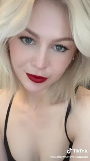 KallMeKris / kriscollins nude photo #0080