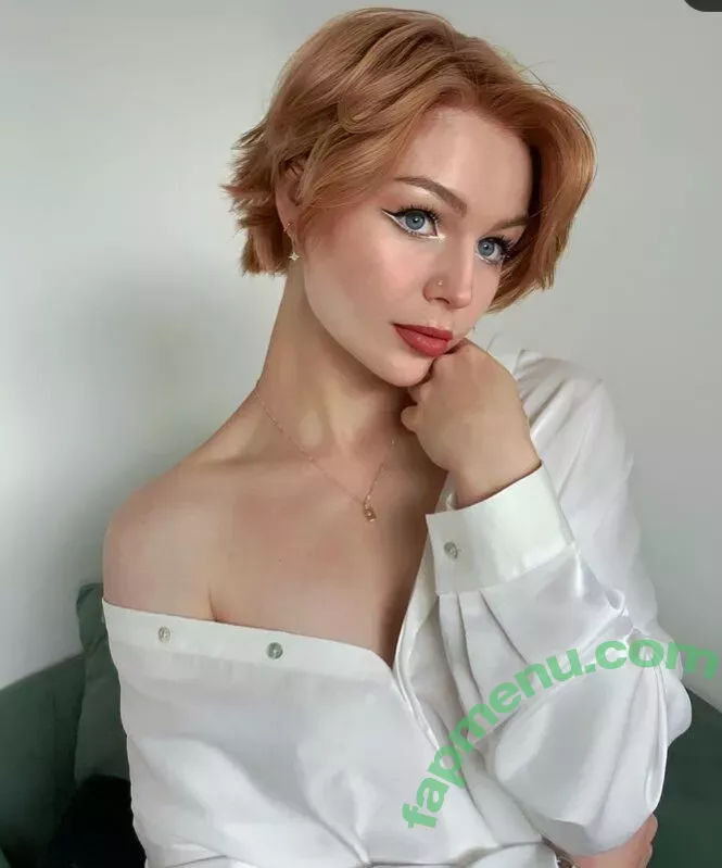 KallMeKris nude photo #0014 (kriscollins)