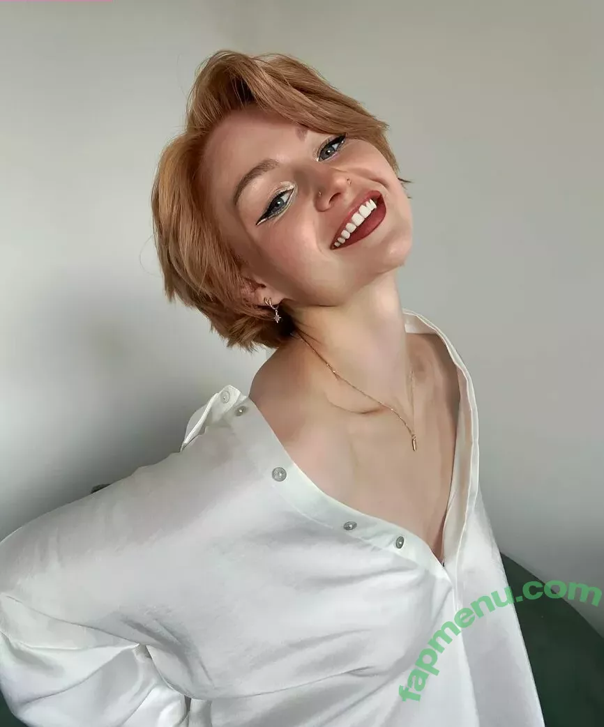 KallMeKris nude photo #0017 (kriscollins)