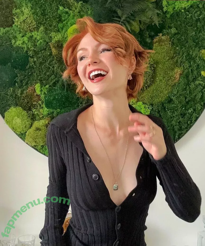 KallMeKris nude photo #0120 (kriscollins)