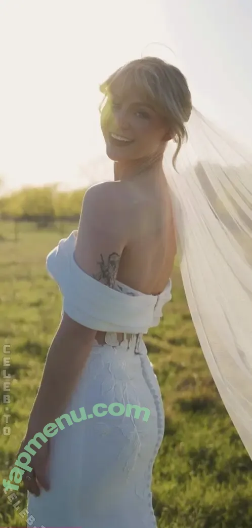 KallMeKris nude photo #0588 (kriscollins)