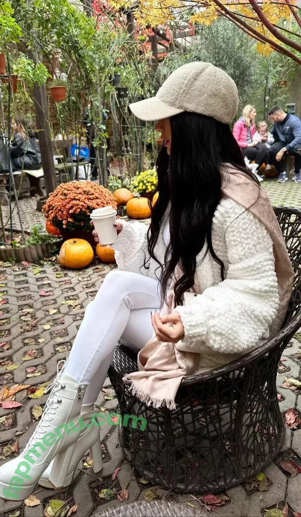 Kama Oxi nude photo #0044 (c_a_m_i_l_l_a____)