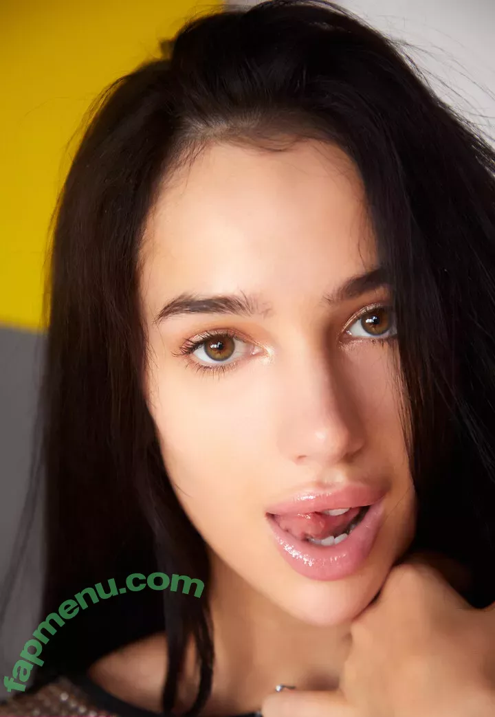 Kama Oxi nude photo #0081 (c_a_m_i_l_l_a____)