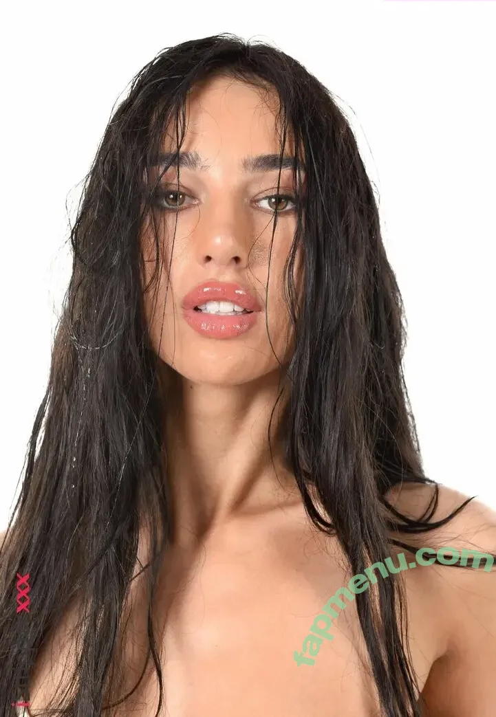 Kama Oxi nude photo #1244 (c_a_m_i_l_l_a____)