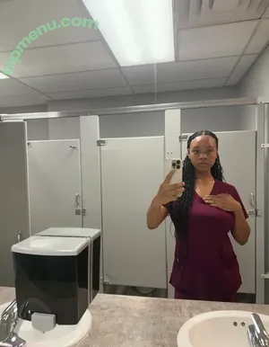 kami.marie / peyton_kami nude photo #0004