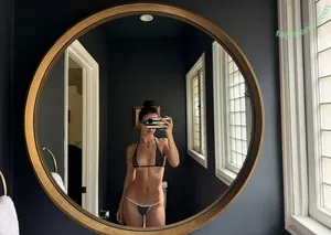 KamilaBatti nude photo #0011