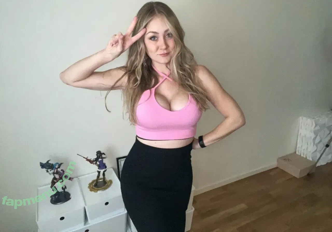 Kandyland nude photo #0518 (Kandylul / swishersweet13)