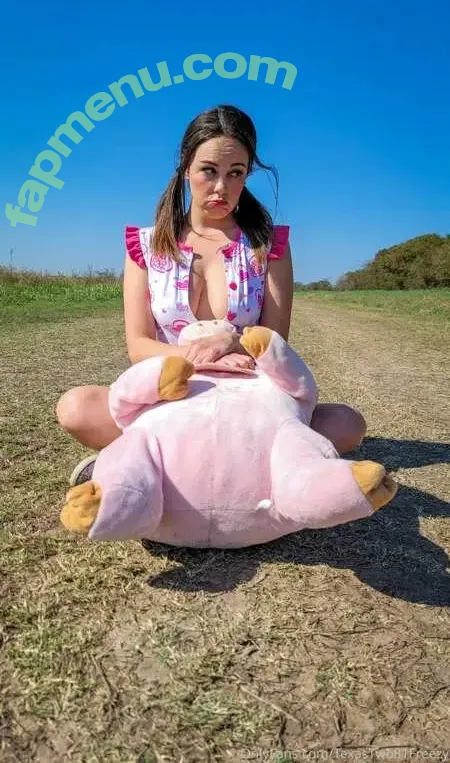 Kara Capri nude photo #0018 (karacaprivip / thekaracapri)