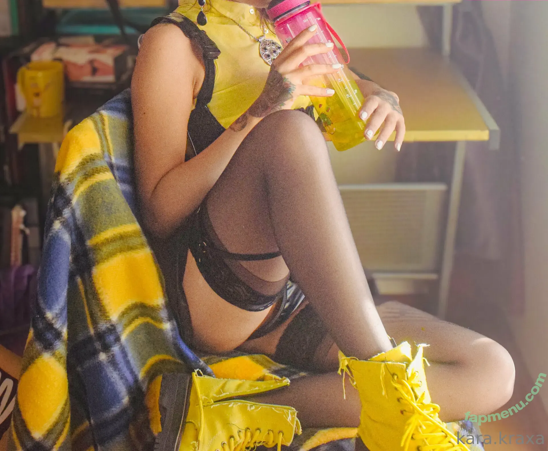 kara.kraxa nude photo #0006 (kara_kraxa)