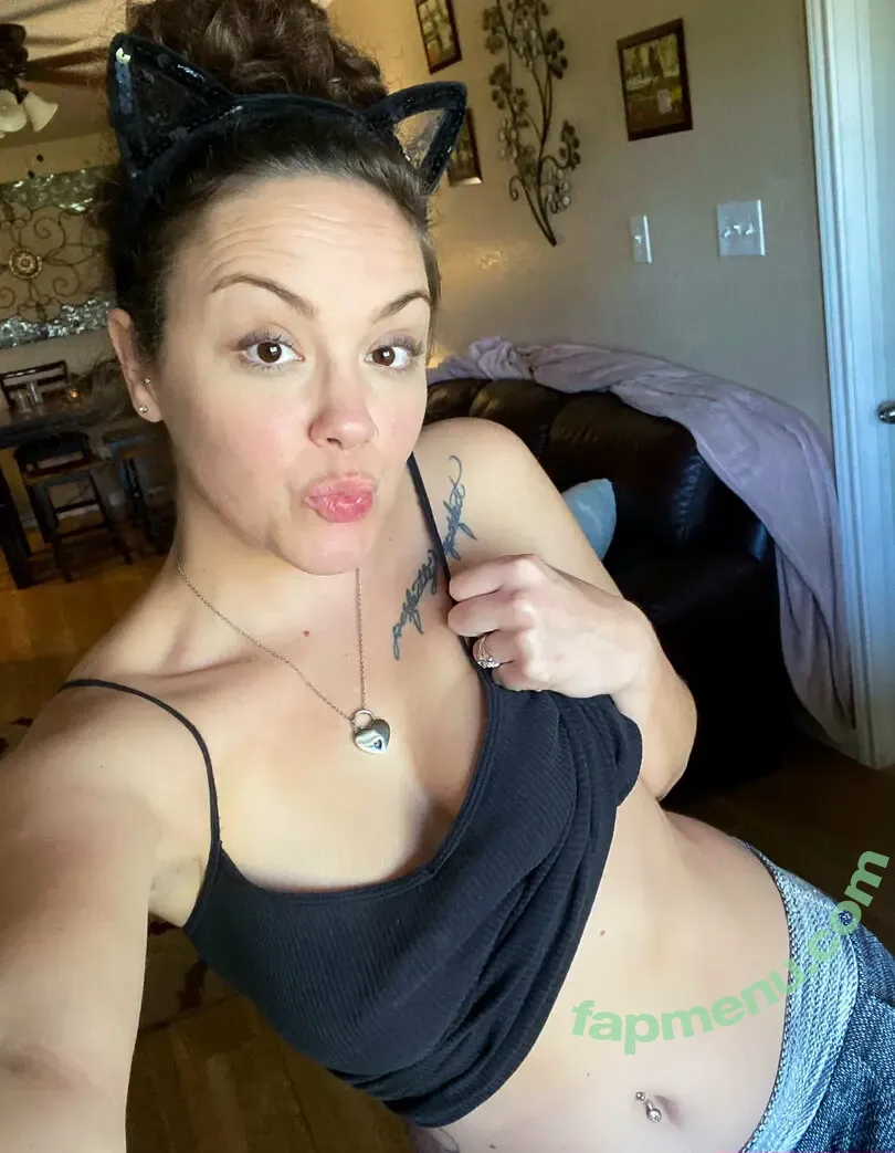 karacaprifree nude photo #0015 (karacaprifree)