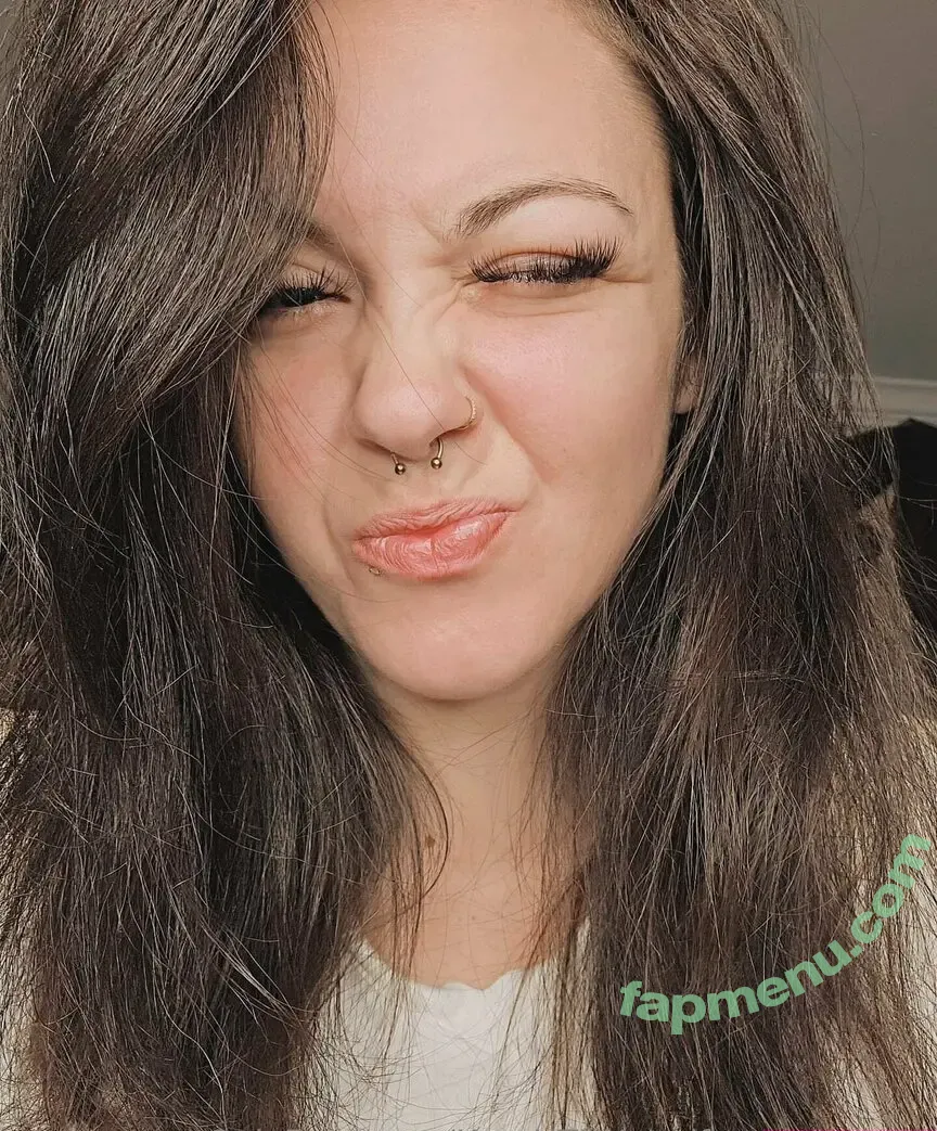 karacaprifree nude photo #0023 (karacaprifree)