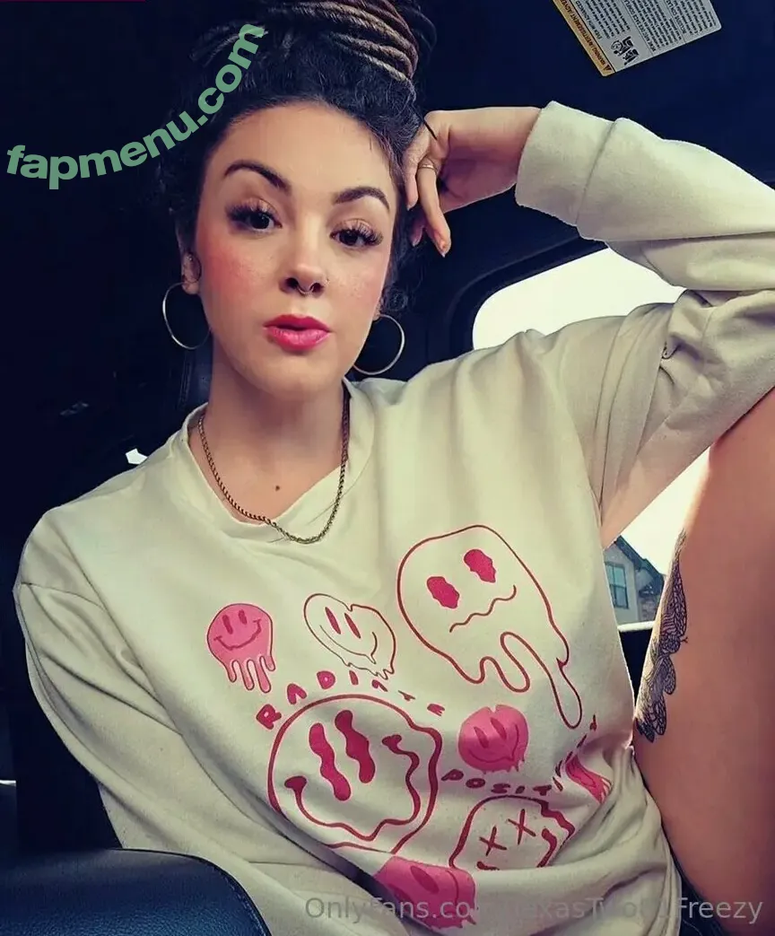 karacaprifree nude photo #0120 (karacaprifree)