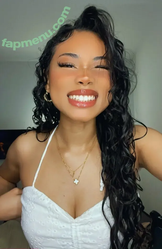 KarelessKitty nude photo #0014 (Karelesskvtty)