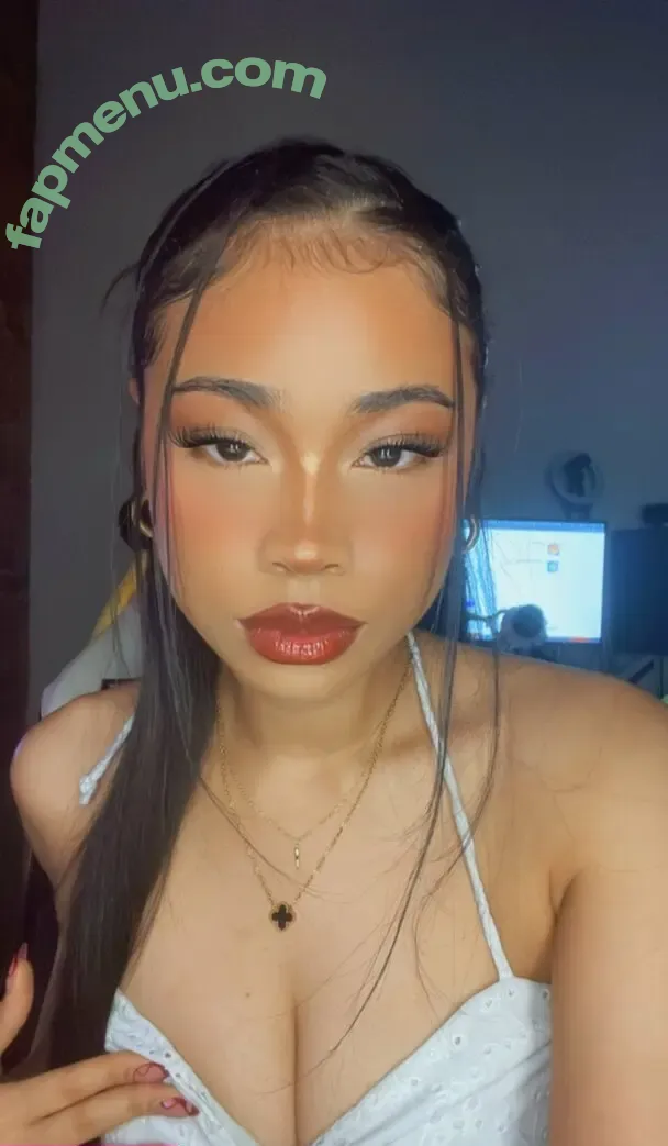 KarelessKitty nude photo #0019 (Karelesskvtty)