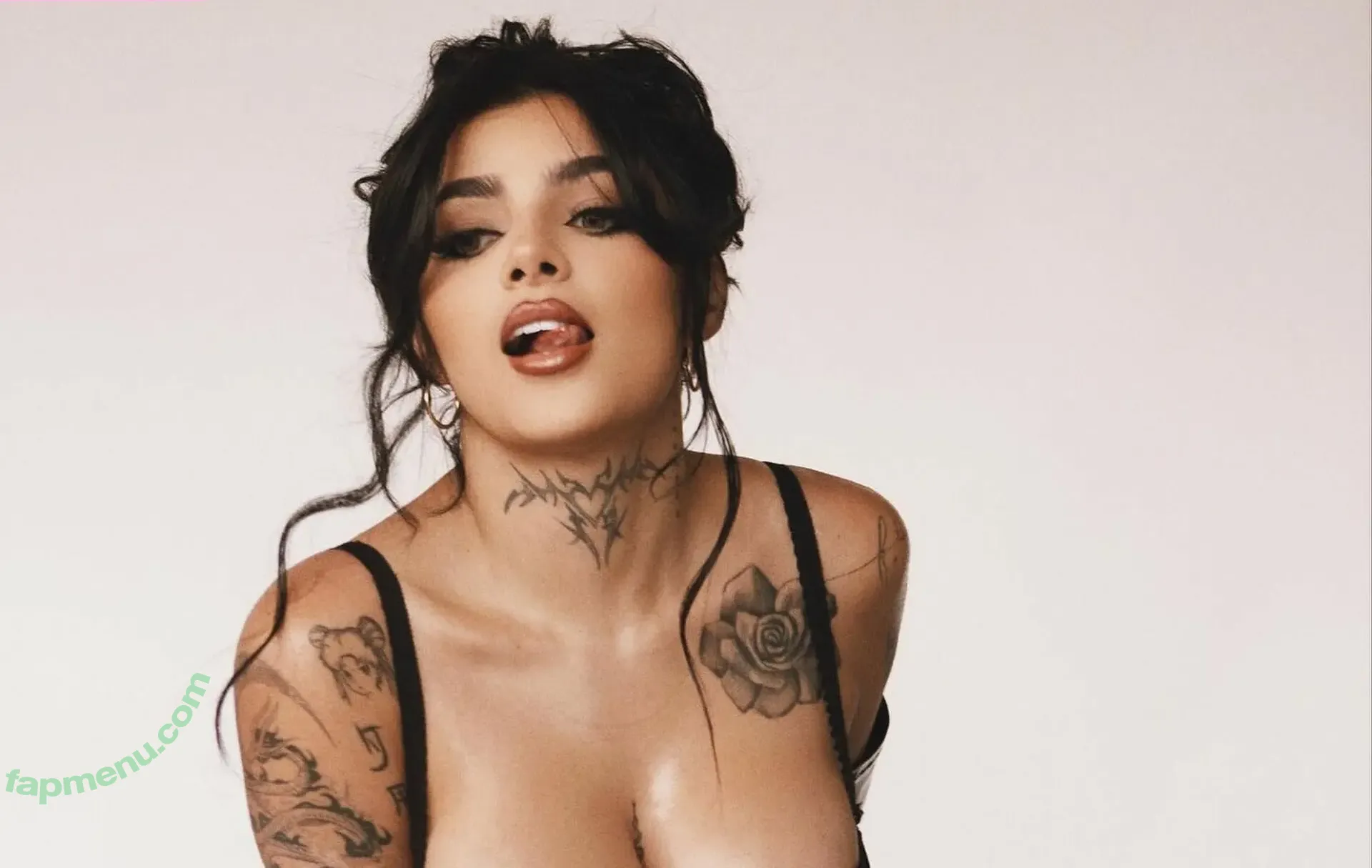 Karelyruiz nude photo #0019 (Karelyruiz)