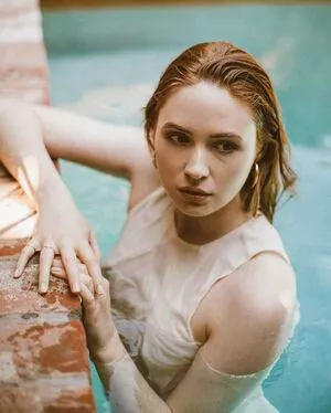 Karen Gillan / karengillan nude photo #0436