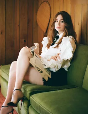 Karen Gillan / karengillan nude photo #0548