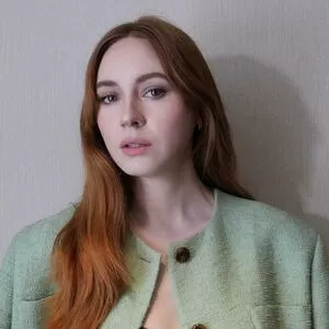 Karen Gillan / karengillan nude photo #0566