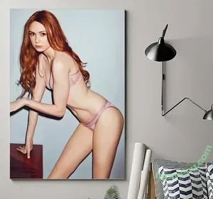 Karen Gillan / karengillan nude photo #0690