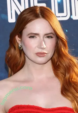 Karen Gillan / karengillan nude photo #0742