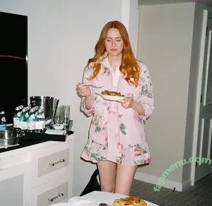 Karen Gillan / karengillan nude photo #0758
