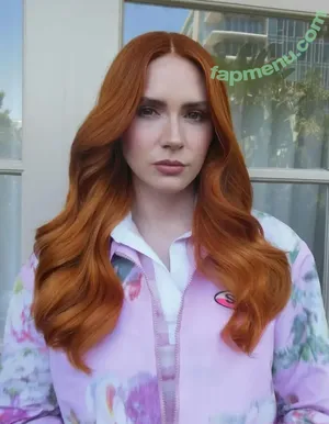 Karen Gillan / karengillan nude photo #0759