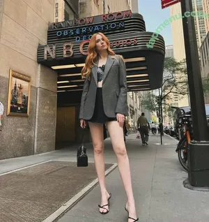 Karen Gillan / karengillan nude photo #0773