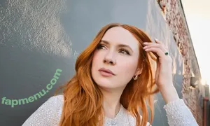 Karen Gillan / karengillan nude photo #0775