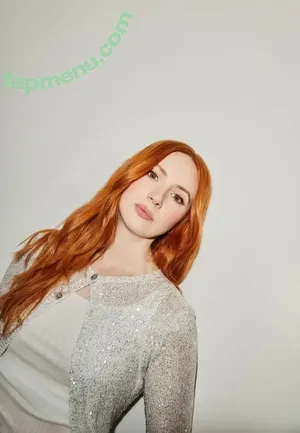 Karen Gillan / karengillan nude photo #0778