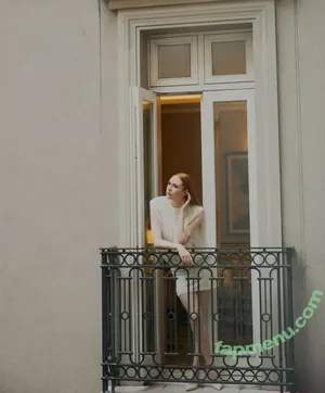 Karen Gillan / karengillan nude photo #0844