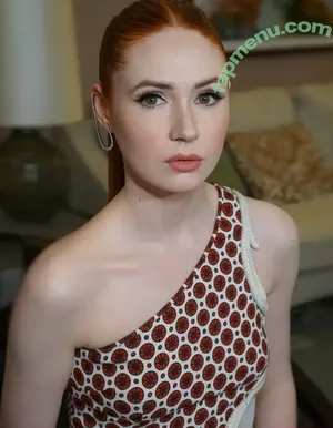 Karen Gillan / karengillan nude photo #0858