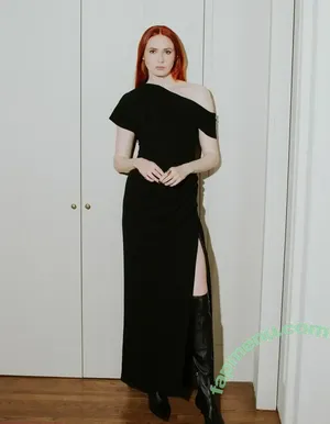 Karen Gillan / karengillan nude photo #0865