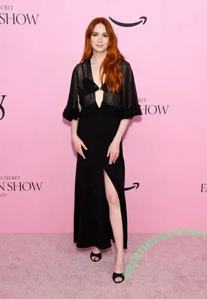 Karen Gillan / karengillan nude photo #0874