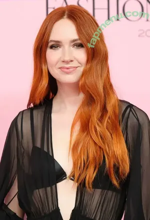 Karen Gillan / karengillan nude photo #0883