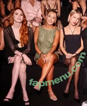 Karen Gillan / karengillan nude photo #0895