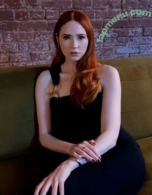 Karen Gillan / karengillan nude photo #0903