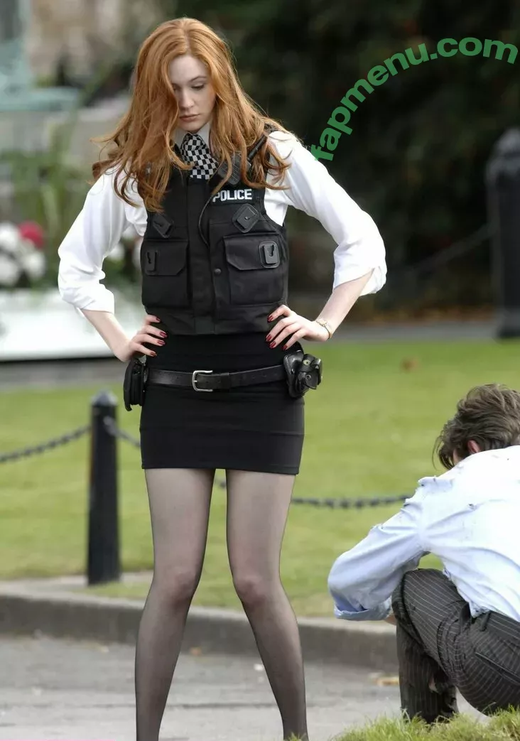 Karen Gillan nude photo #0424 (karengillan)