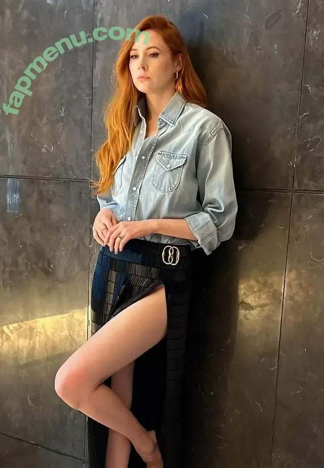 Karen Gillan nude photo #0717 (karengillan)
