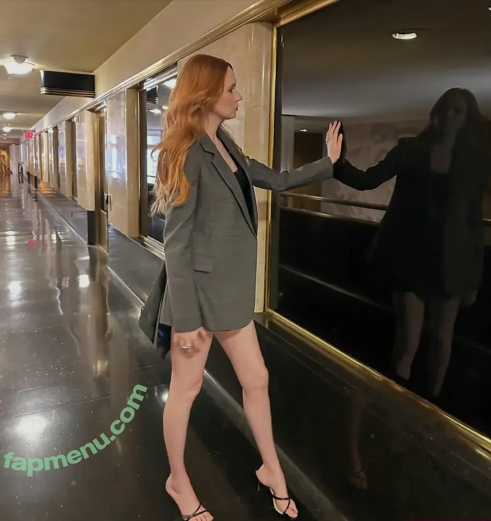 Karen Gillan nude photo #0767 (karengillan)