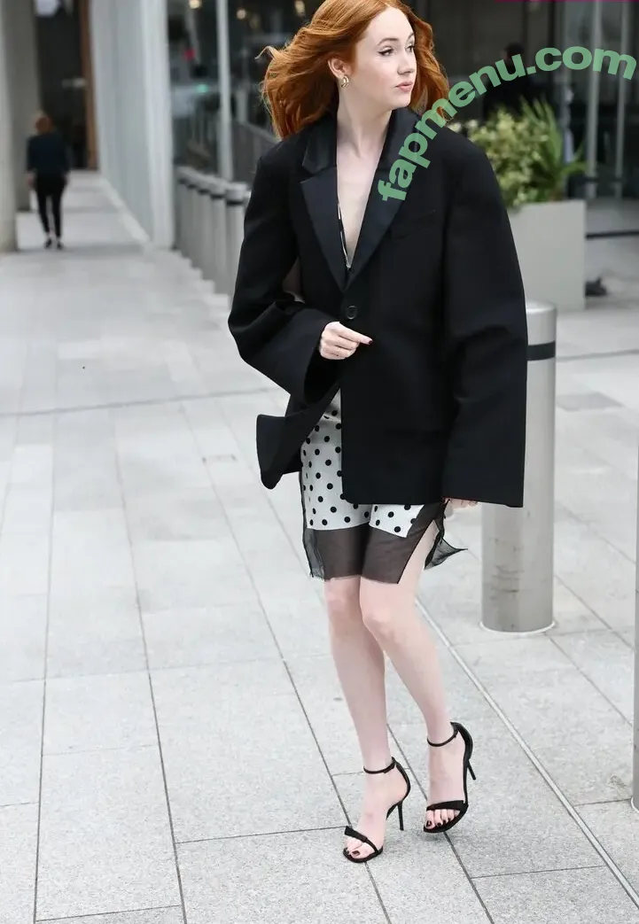 Karen Gillan nude photo #0838 (karengillan)